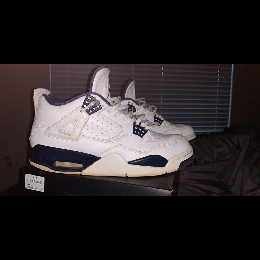 Air Jordan 4 legend blue